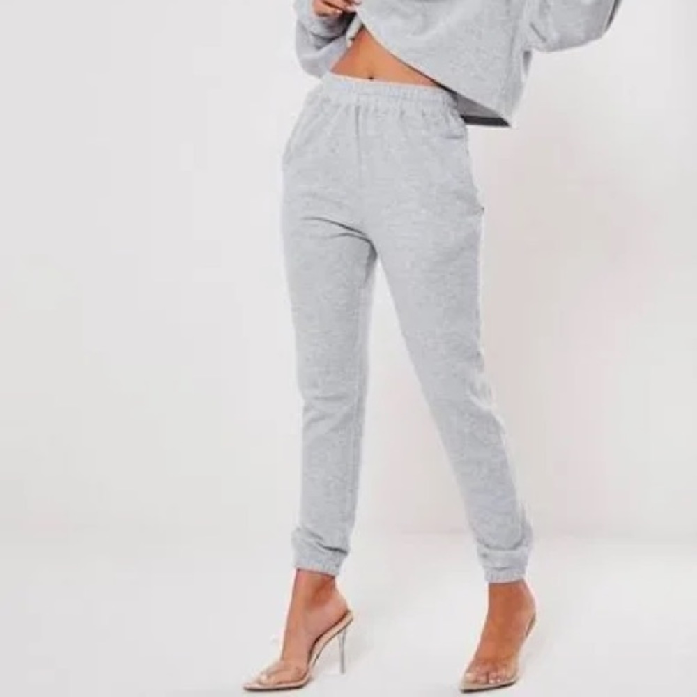 MISSGUIDED BASIC GRAY JOGGERS